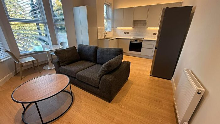 1 Bedroom Flat To Rent In Northen Grove, West Didsbury., M20