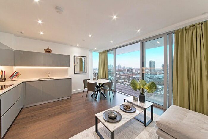 1 Bedroom Flat To Rent In Piazza Walk, London, E1