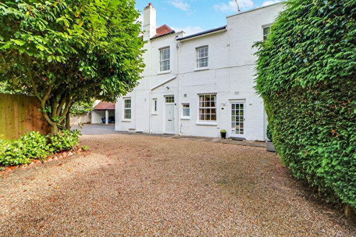 3 Bedroom Terraced House To Rent In Woodlands Lane, Windlesham, GU20