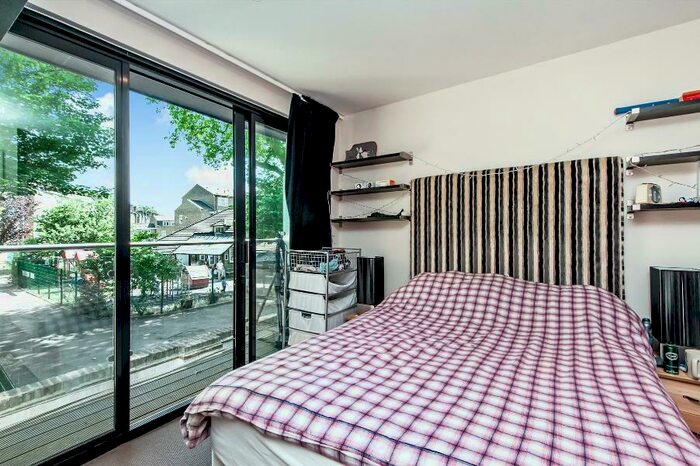 2 Bedroom Apartment To Rent In Wincott Strteet, SE11