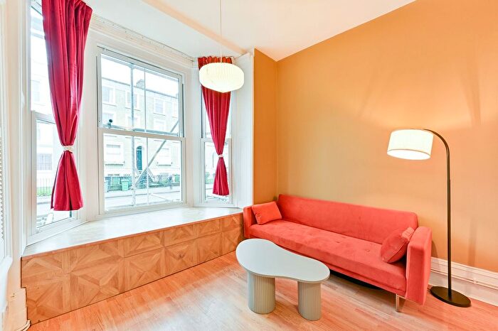 1 Bedroom Flat To Rent In Coldharbour Lane, Camberwell, London, SE5