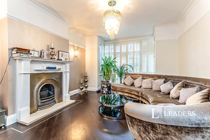 4 Bedroom Semi-Detached House To Rent In Haling Park Road, South Croydon, CR2