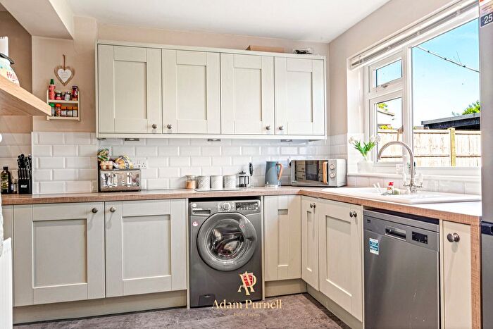 3 Bedroom Semi-Detached House To Rent In Colts Close, Burbage, LE10