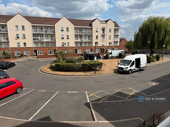2 Bedroom Flat To Rent In Emmanuel Court, London, N20