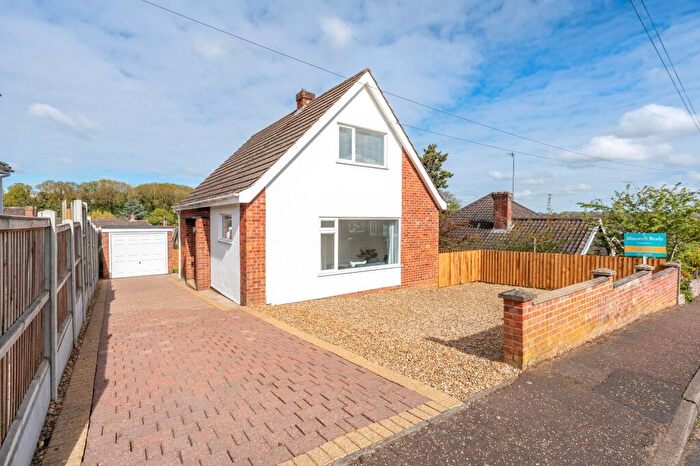 3 Bedroom Detached House For Sale In Grovedale Close, New Costessey, NR5