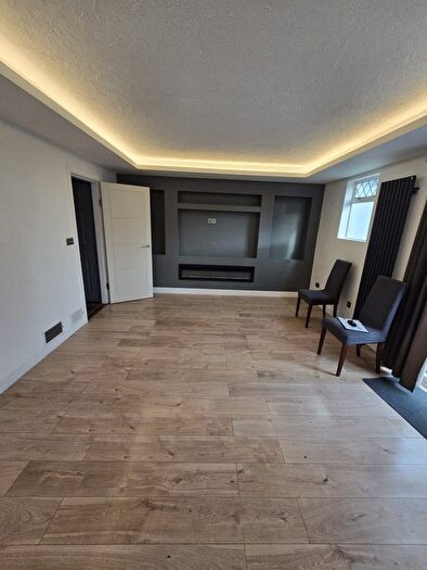 3 Bedroom Terraced House To Rent In Bell Farm Avenue, Dagenham, RM10