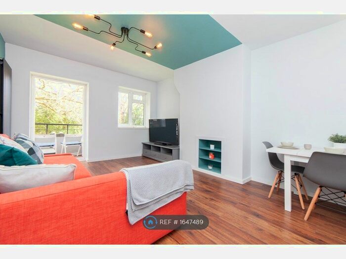 2 Bedroom Flat To Rent In Tyrell House, Beckenham, BR3