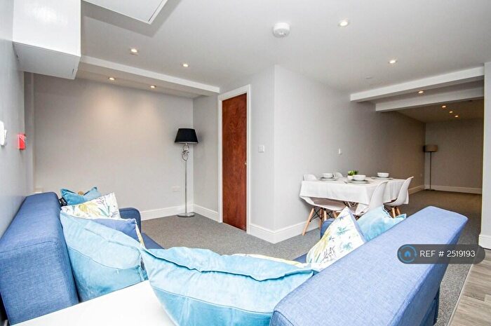 1 Bedroom Flat To Rent In Rochdale Road, Bacup, OL13