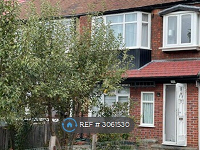 3 Bedroom Terraced House To Rent In Ian Square, Enfield, EN3