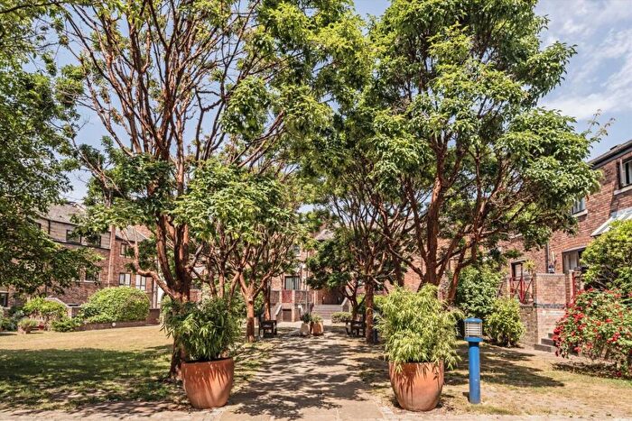3 Bedroom Semi Detached House To Rent In Prospect Place, Wapping, E1W