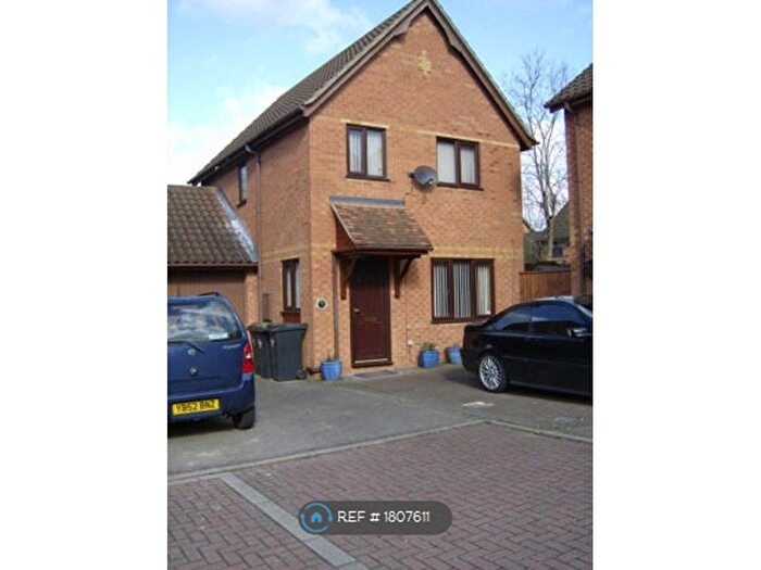 3 Bedroom Semi-Detached House To Rent In Wakefield Close, Saffron Walden, CB10