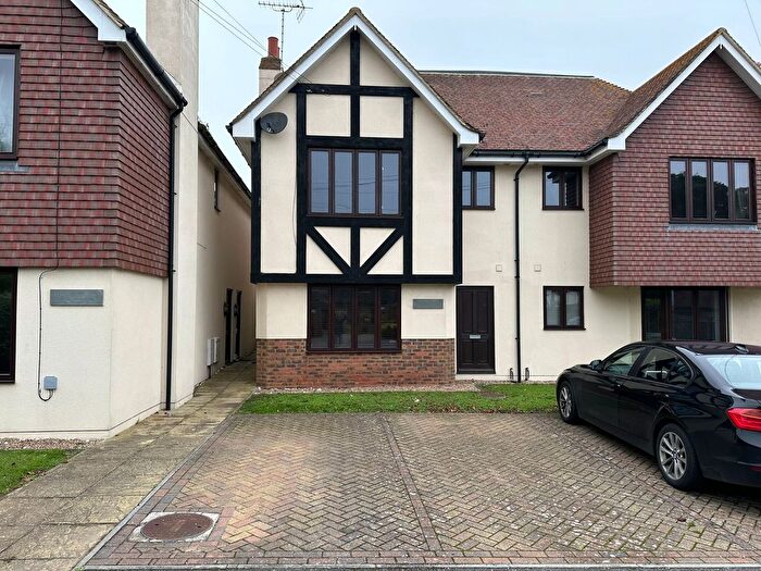 2 Bedroom Flat To Rent In Kingsgate Avenue, Broadstairs, CT10