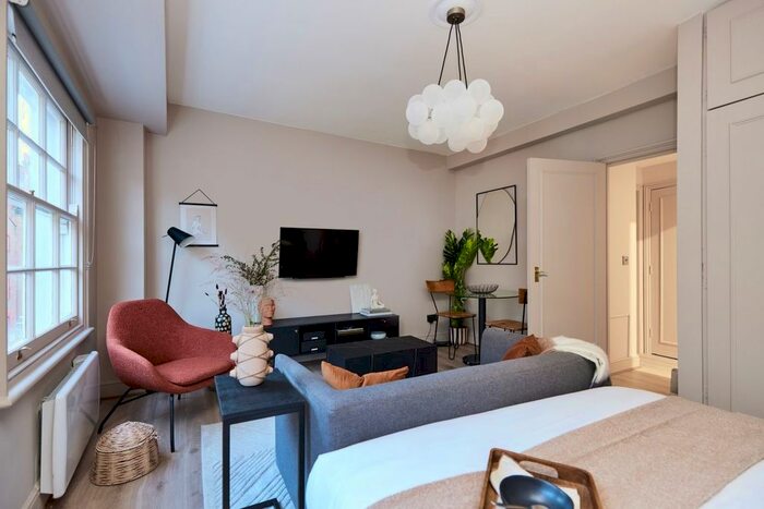 1 Bedroom Flat To Rent In Bateman Street, London, W1D