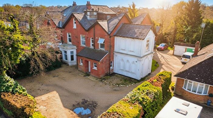 1 Bedroom Flat For Sale In Reading Road South, Fleet, GU52