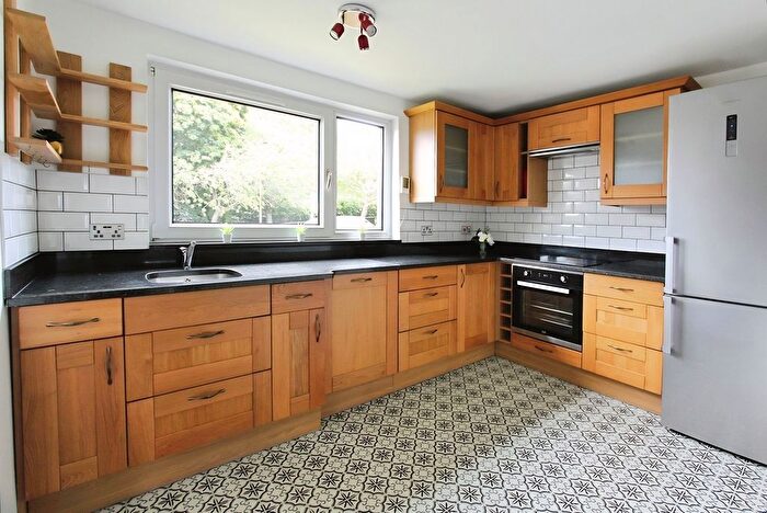 2 Bedroom Flat To Rent In Rannoch Road, Edinburgh, EH4