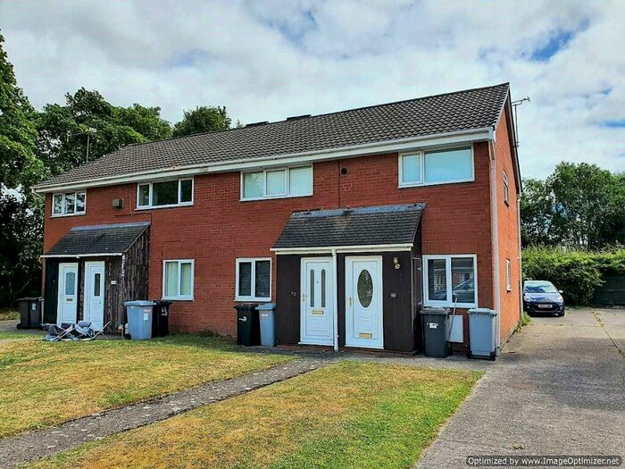 2 Bedroom Apartment To Rent In Hythe Ave, Crewe, CW1