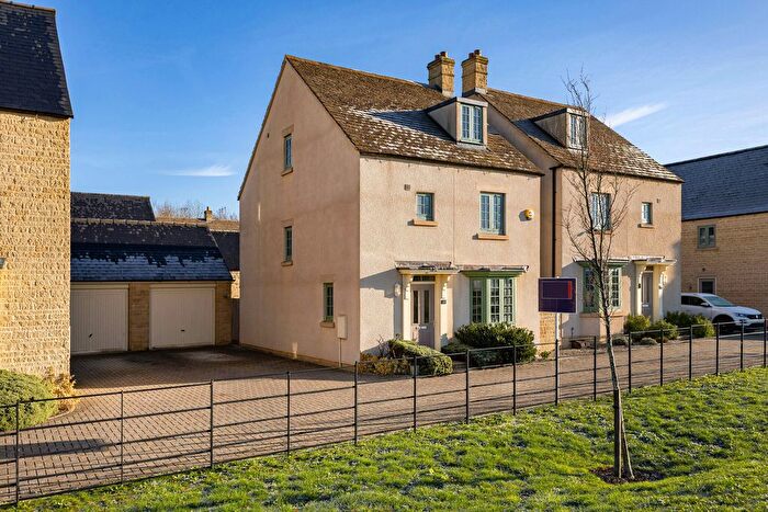 4 Bedroom Detached House For Sale In Gardner Way, Cirencester, GL7