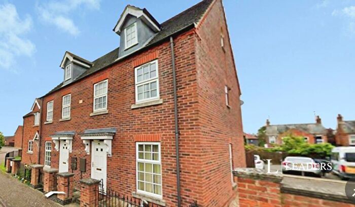 3 Bedroom Terraced House To Rent In Woodrow Place, Spalding, Lincolnshire, PE11