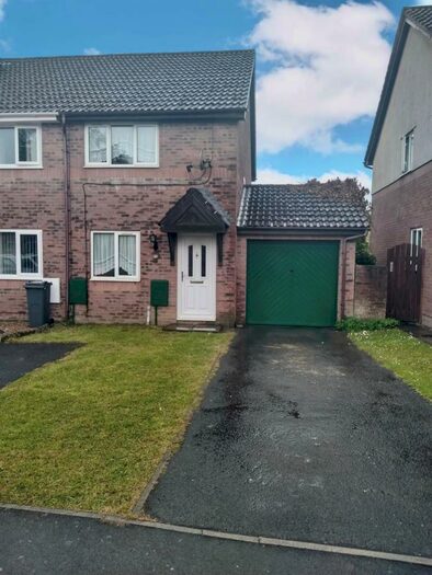 2 Bedroom House To Rent In Priory Court, Neath, SA10