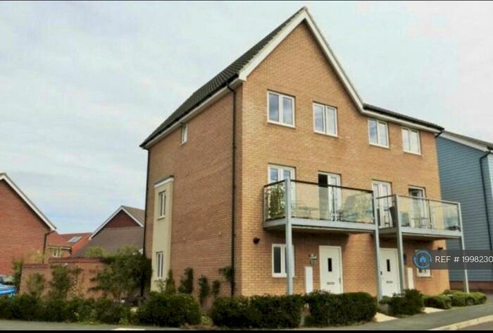 3 Bedroom Semi-Detached House To Rent In Rose Drive, Norwich, NR4