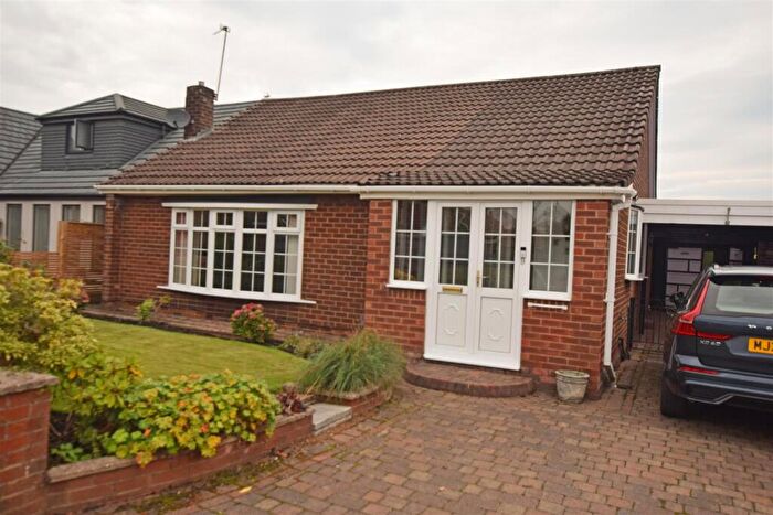 2 Bedroom Bungalow For Sale In Hanley Close, Alkrington, Middleton, M24