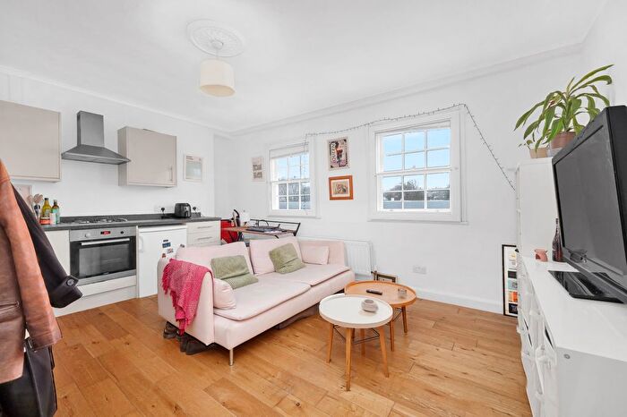 1 Bedroom Flat To Rent In Mornington Terrace, Camden, NW1
