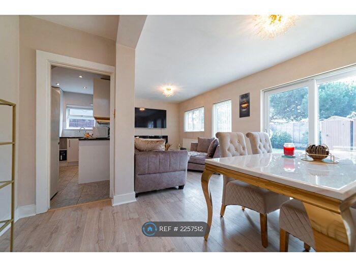 3 Bedroom End Of Terrace House To Rent In Effingham Road, Croydon, CR0