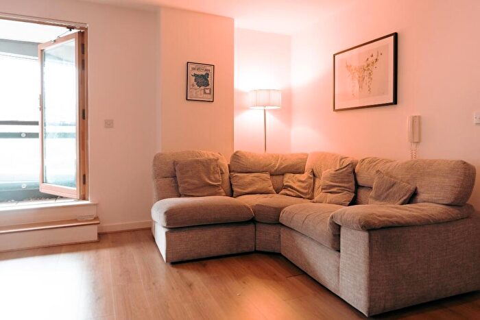2 Bedroom Apartment For Sale In Marsh Lane, Leeds, West Yorkshire, LS9