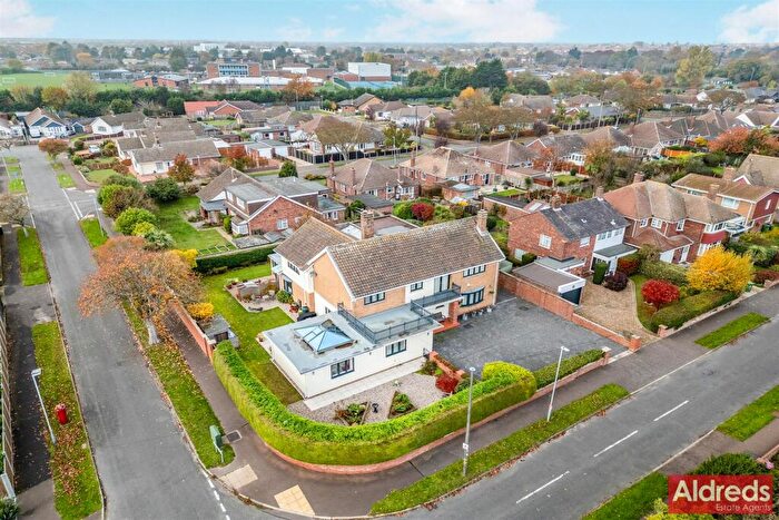 5 Bedroom Detached House For Sale In Bately Avenue, Gorleston, NR31