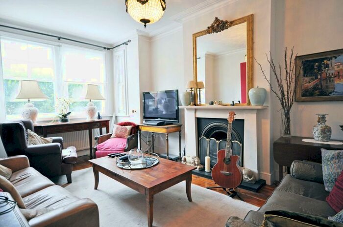 2 Bedroom Flat To Rent In Cowley Mansions, Mortlake High Street, Mortlake, SW14