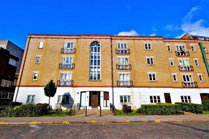 2 Bedroom Apartment To Rent In Raven Row, Whitechapel, London, E1