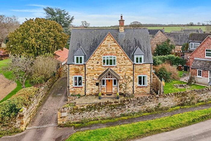4 Bedroom Detached House For Sale In Hardwick Village, Hardwick, Northamptonshire, NN9