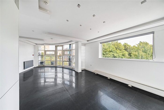 1 Bedroom Flat To Rent In Royal College Street, Camden, London, NW1