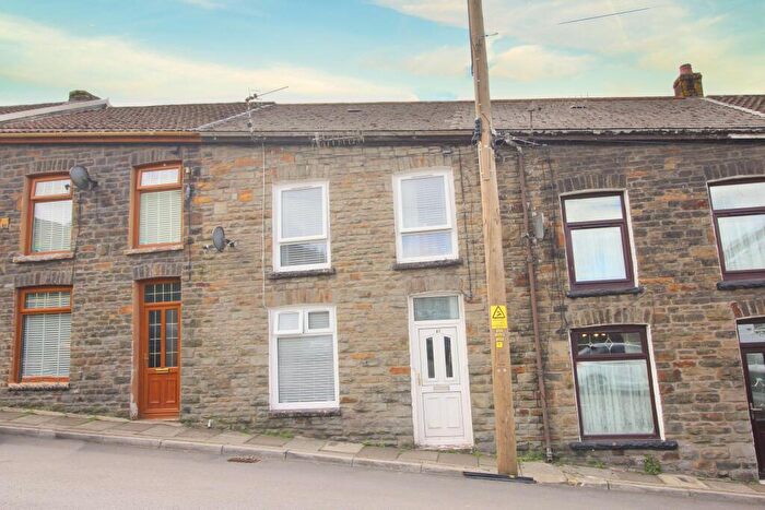 3 Bedroom Terraced House To Rent In Amos Hill, Penygraig, CF40