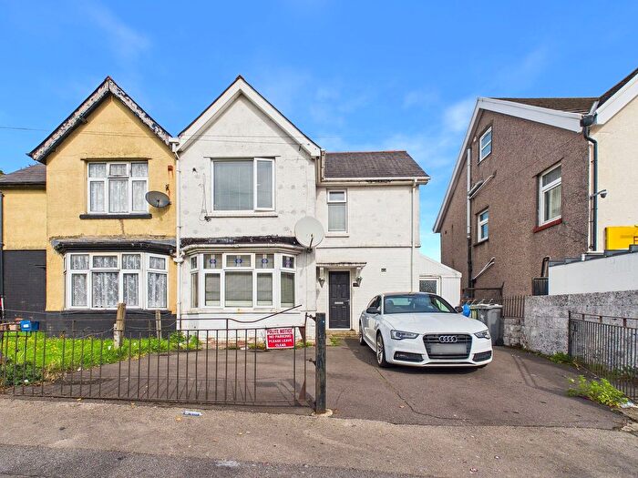 3 Bedroom Semi-Detached House For Sale In Pethybridge Road, Cardiff, CF5