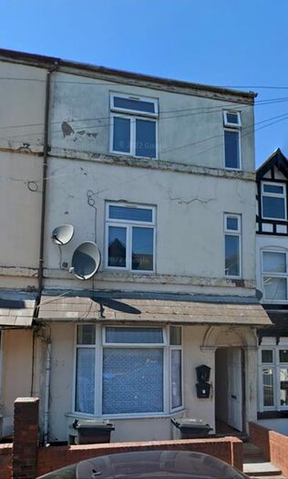 3 Bedroom Maisonette To Rent In North Street, Dudley, DY2