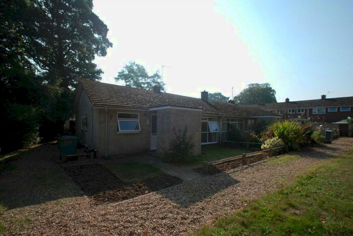 2 Bedroom Bungalow To Rent In The Close, Norwich, NR13
