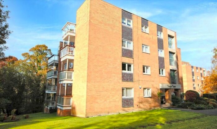 3 Bedroom Penthouse To Rent In The Penthouse, Douglas Tower, Bothwell, G71