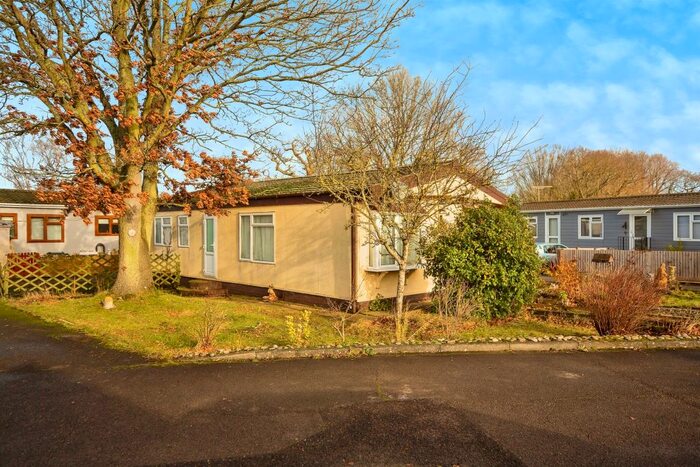 2 Bedroom Park Home For Sale In Shirkoak Park, Woodchurch, Ashford, TN26