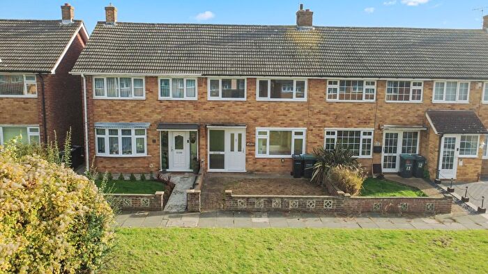 3 Bedroom Terraced House To Rent In Salcote Road, Gravesend, DA12