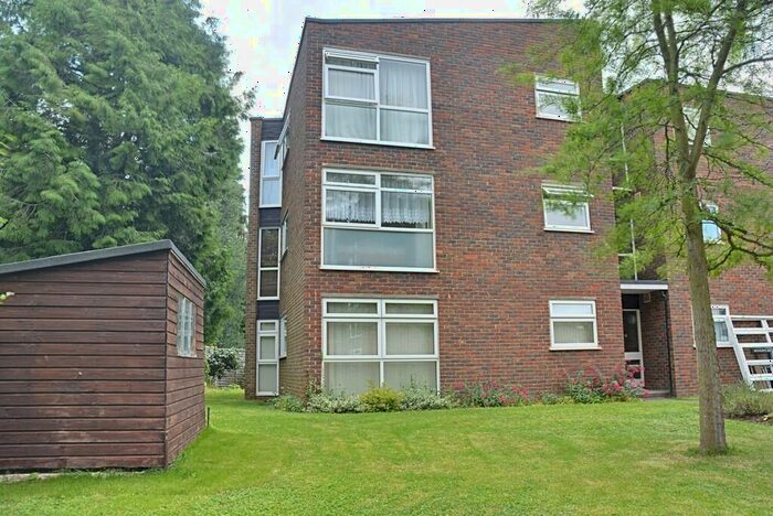 2 Bedroom Apartment To Rent In Trinity Court, Bengeo, SG14