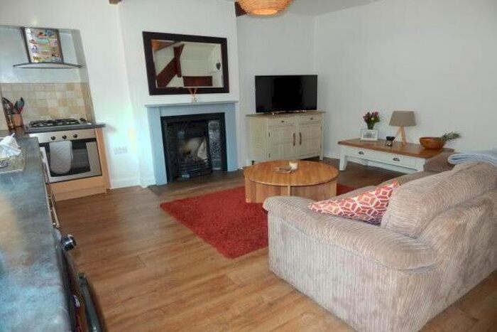 2 Bedroom Cottage To Rent In Spring Lane, Colne, BB8