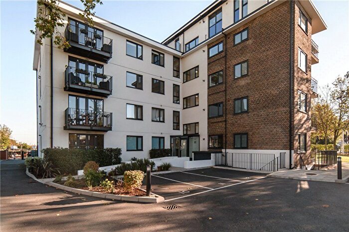 2 Bedroom Flat To Rent In Leigham Court Road, London, SW16