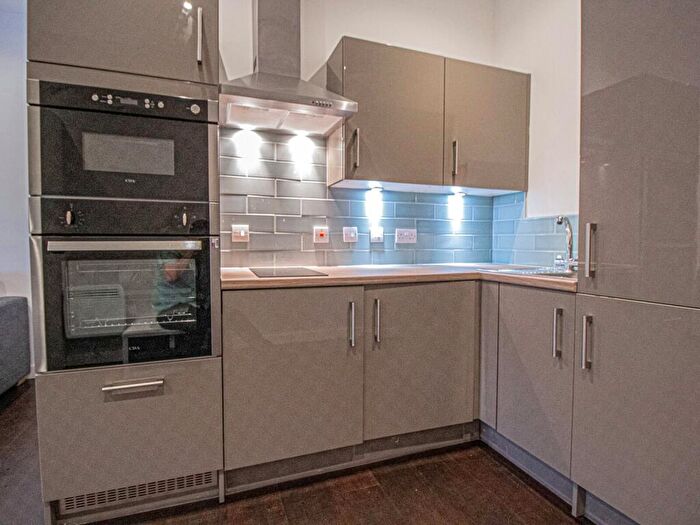 Apartment To Rent In Apt, Park Square Residence #, LS1