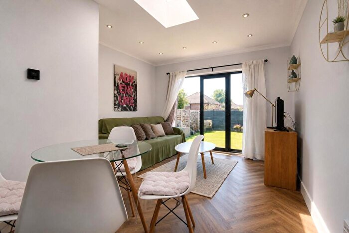 2 Bedroom Apartment To Rent In Cotford Road, Thornton Heath, CR7