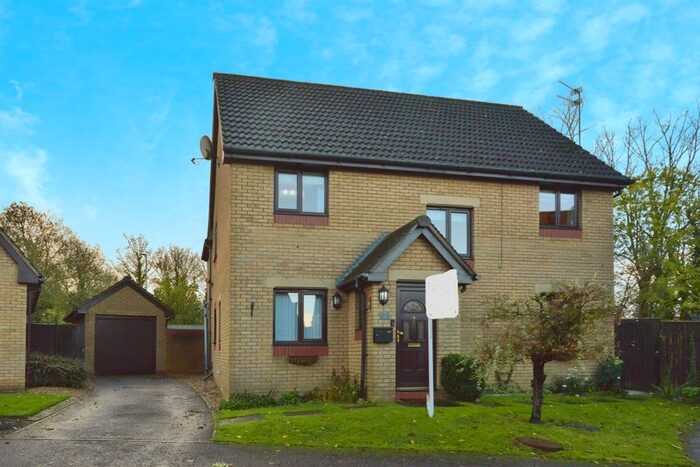 5 Bedroom Detached House For Sale In Elmfield Close, Potterspury, Towcester, NN12