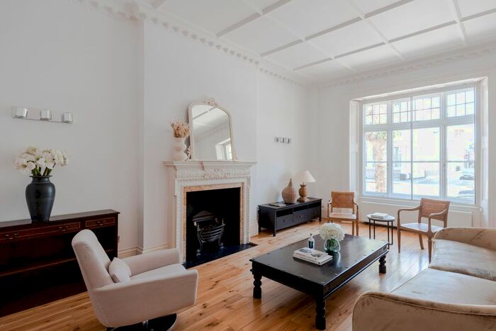 2 Bedroom Flat To Rent In Queen's Gate, London, SW7