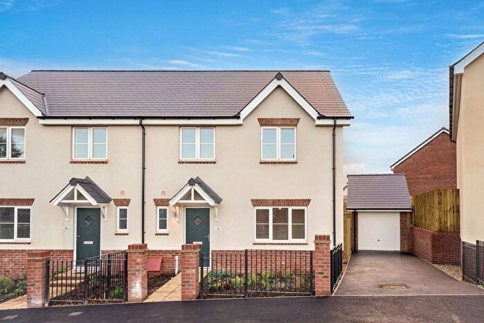 4 Bedroom Semi-Detached House To Rent In Brock Road, Exeter, EX2