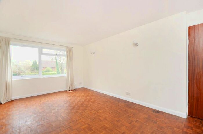 1 Bedroom Flat To Rent In Warren Road, Guildford, GU1