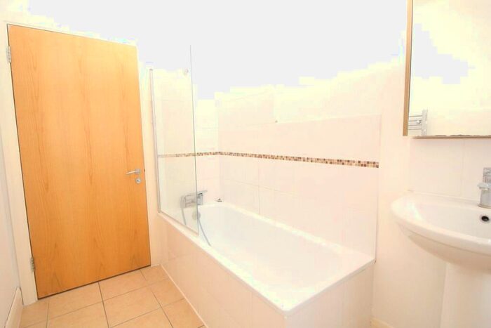 1 Bedroom Flat To Rent In Widmore Road, Bromley, BR1